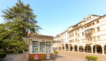 Locale commerciale Negozio - Belluno CENTRO STORICO P.ZZA DEI MARTIRI